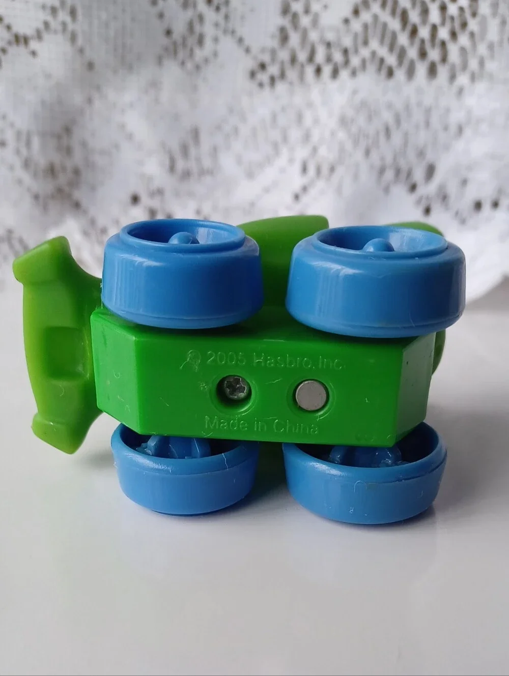 (2) PLAYSKOOL/TONKA/HASBRO WHEEL PALS CHUCK & FRIENDS GREEN RACER & BLUE CAR